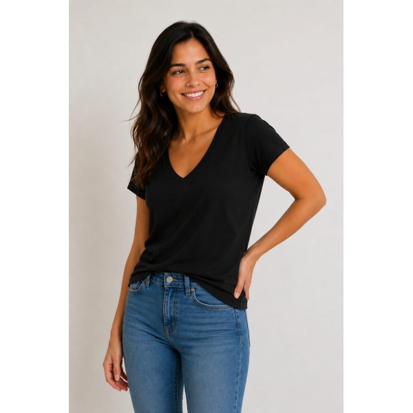 T-Shirt cuello V negra